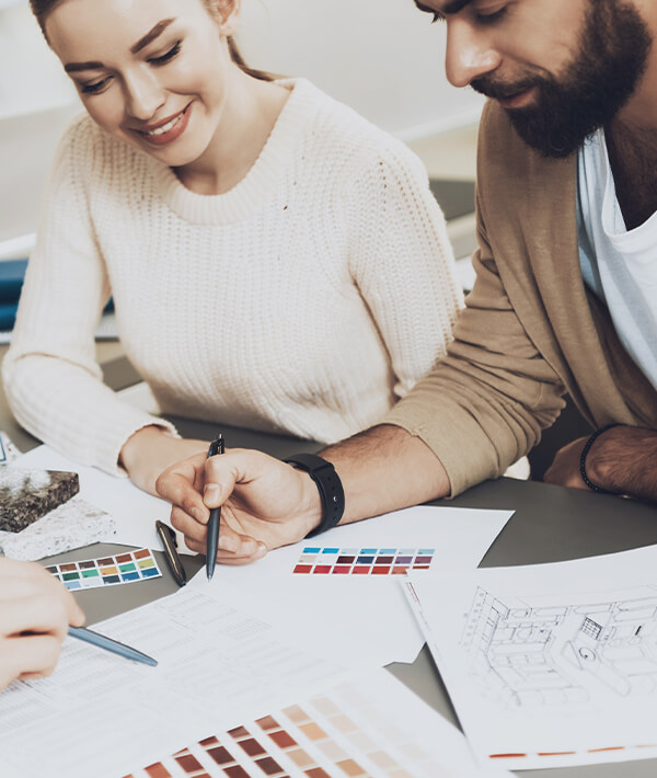 Ein Paar bei der Beratung